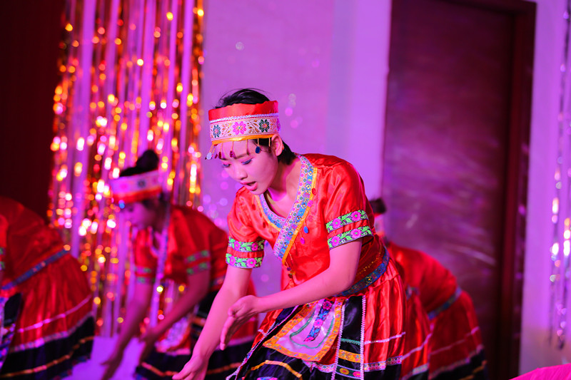 1483084541680069626.jpg 舞蹈_副本.jpg